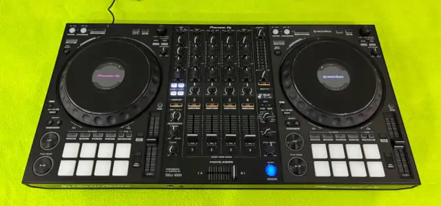 Koszt sprzętu DJ: Od 1000 zł na start do pro zestawu planuj mądrze!