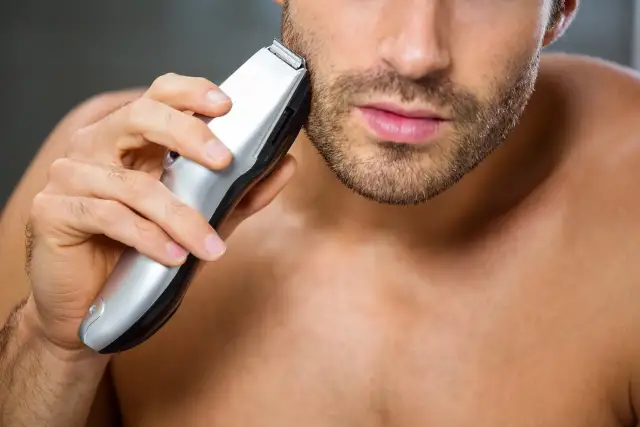 Jak golić się golarką elektryczną? Poradnik krok po kroku