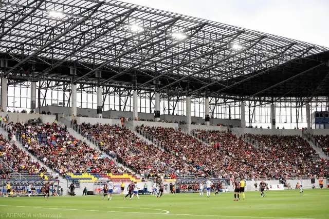 Ile zarabiają piłkarze Pogoni Szczecin? Konkretne pensje!