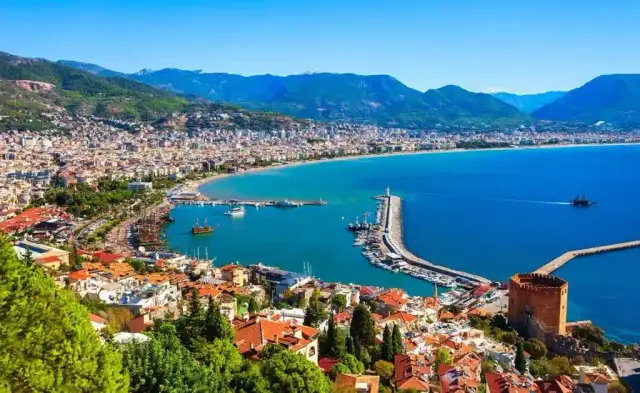 Alanya: Bezpieczne wakacje? Poznaj kluczowe zasady ostrożności!