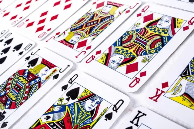 Jak się gra w pana - proste zasady i strategie, które musisz znać