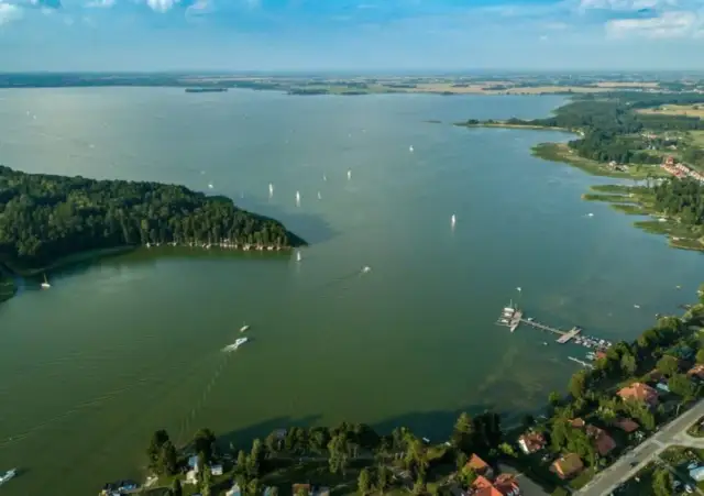 Mazury: Atrakcje, które musisz zobaczyć. Przewodnik po Krainie Jezior.