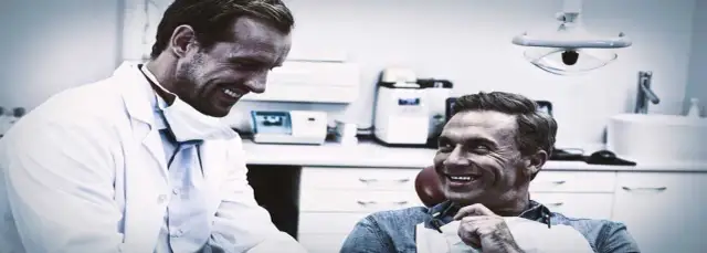 Jak najtaniej wstawić zęba? Oto najtańsze opcje i porady