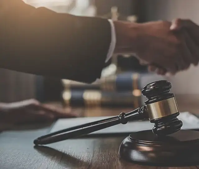 Czy skarga kasacyjna do NSA wstrzymuje wykonanie wyroku WSA? Sprawdź!