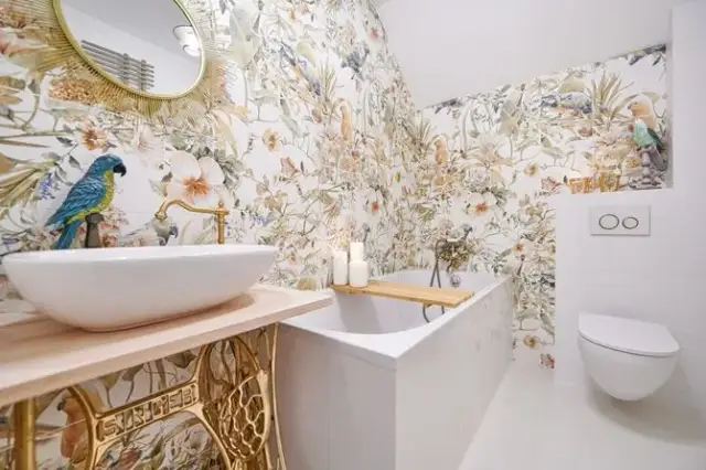 Malowanie płytek: Jak odnowić łazienkę i kuchnię bez kucia?