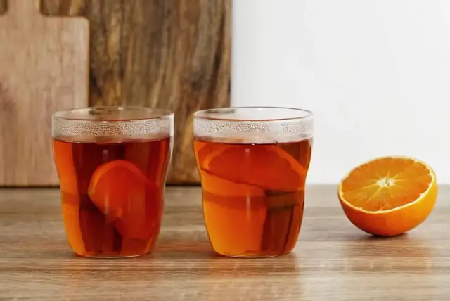 Jak zrobić grzańca z wódki – prosty przepis na rozgrzewający napój