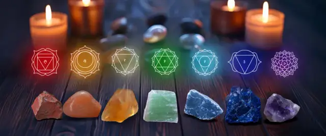 Czakra kamienie: Jak wybrać odpowiednie kamienie dla energii czakr