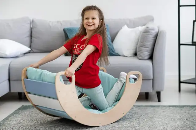 Najlepsze ćwiczenia na równowagę dla dzieci, które poprawią ich rozwój