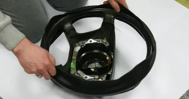 Jak obszyć kierownicę - prosta instrukcja, która zaoszczędzi czas