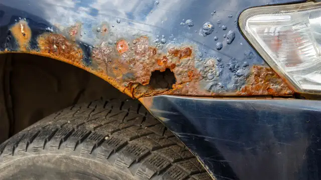 Jak usunąć rdzę z karoserii - Co zrobić, aby korozja nie wróciła?