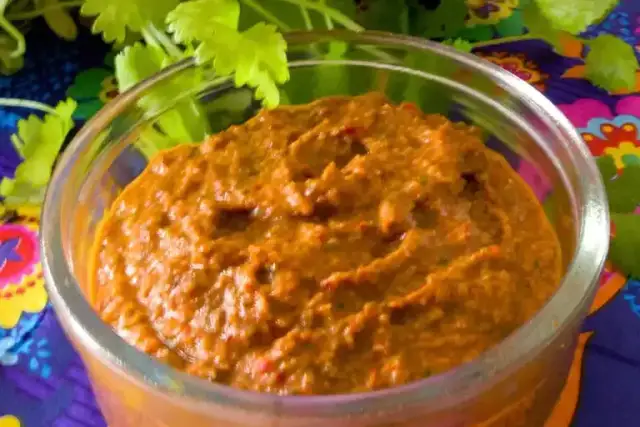 Jak zrobić pastę curry? Autentyczny smak i świeżość w domu