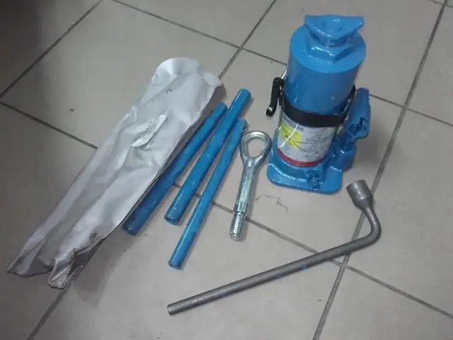 Gdzie jest lewarek w Mercedesie Sprinter? Sprawdź, jak go znaleźć i uniknij problemów!