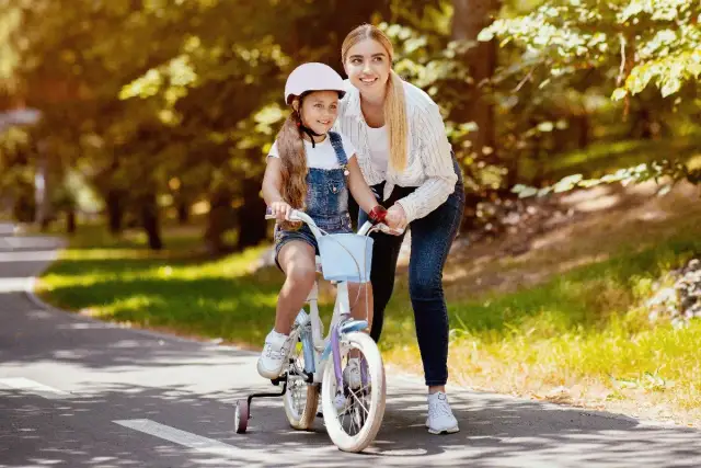 Jak nauczyć dziecko pedałować? Krok po kroku i bez stresu!