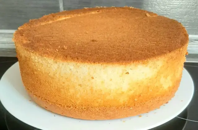 Upiecz spody do tortu wcześniej! Ile dni i jak zachować świeżość?