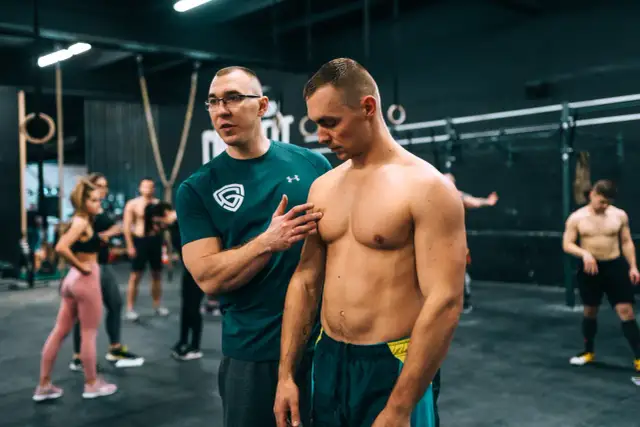 Jak zostać trenerem CrossFit? Pełny przewodnik: kursy, koszty, zarobki
