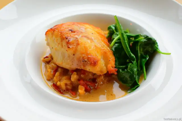 Gdzie zjeść w Gdyni? Odkryj najlepsze restauracje i świeżą rybę