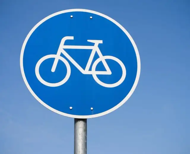 Znaki i przepisy dotyczące ścieżek rowerowych – Co warto wiedzieć?