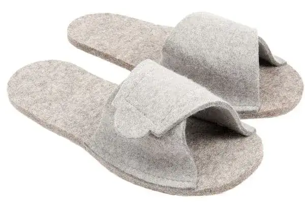 Jak prać pluszowe kapcie, aby ich nie zniszczyć i zachować miękkość