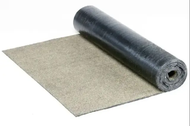 Ceny papy na dach: ile kosztuje rolka i co wpływa na cenę?