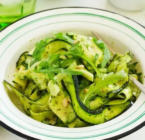 Recette de salade de courgettes : fraîcheur et légèreté pour vos repas