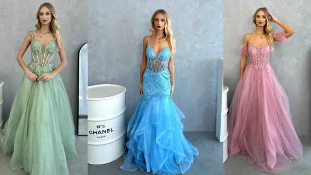 Kobieta w trzech sukniach: miętowej, błękitnej i różowej.