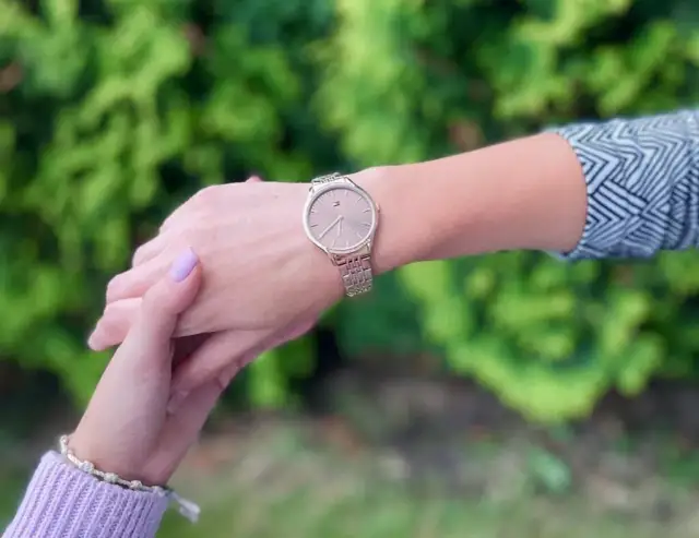 Jak wybrać idealny zegarek damski: porady na każdą okazję