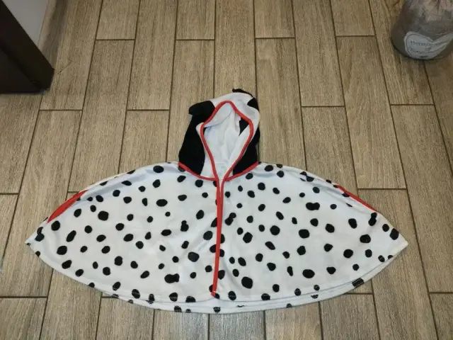 Jak zrobić strój dalmatyńczyka - łatwe kroki do wyjątkowego kostiumu