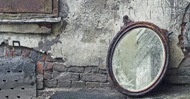 Utylizacja luster: Nie do szkła! Gdzie wyrzucić małe i duże?