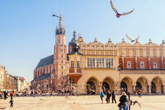Kraków co zwiedzić? Odkryj sekrety miasta królów!