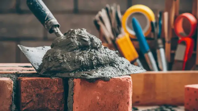 Czym mieszać zaprawę, by uzyskać idealne połączenie bez błędów?