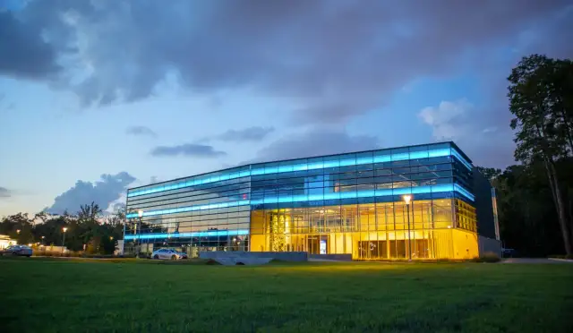 Nieruchomości komercyjne co to? Zrozum ich znaczenie i rodzaje