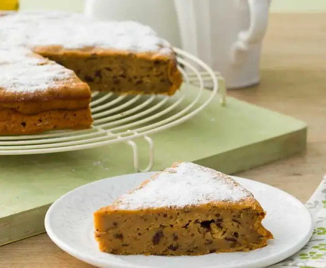 Puszyste ciasto jogurtowe bez cukru: przepis i triki na sukces!