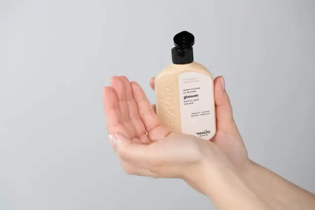 Jakie oleje do włosów wysokoporowatych poprawią ich kondycję?