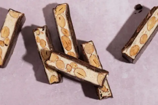 Czy batony proteinowe tuczą? Sprawdź, jak uniknąć przybierania na wadze