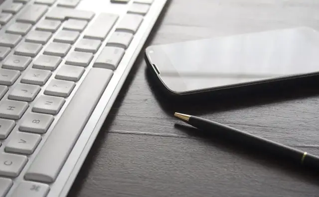 Jak internet w tekstach kultury zmienia język i komunikację?