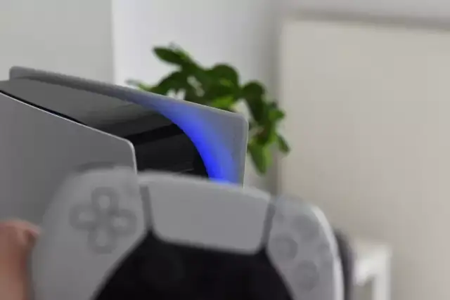 PS5 bez pada? Wyłącz konsolę przyciskiem uniknij uszkodzeń!