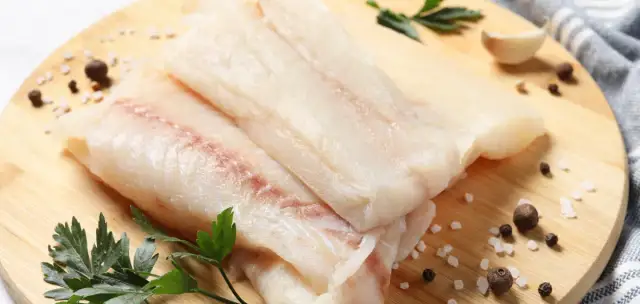 Jakie ryby jeść nad Bałtykiem, aby uniknąć mrożonych i niesmacznych?