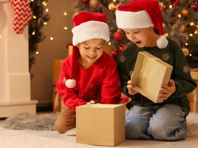 10-latka pod choinkę: Jak wybrać prezent, by trafić w jej gust?