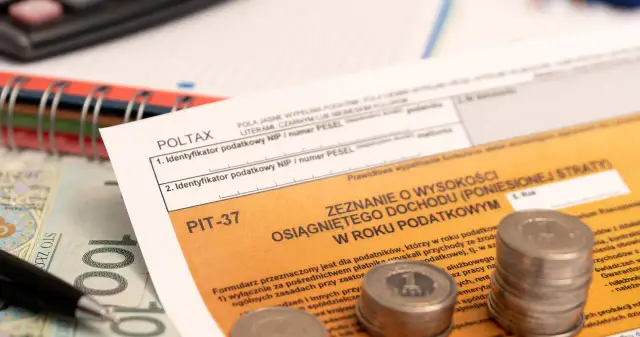 Jak rozlicza PIT emeryt? Kluczowe informacje i najczęstsze błędy