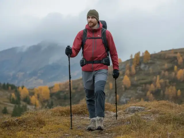 Jak ubrać się w góry jesienią? Przewodnik po warstwach i błędach