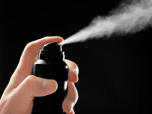 Gdzie wyrzucić opakowanie po dezodorancie? Sprawdź bezpieczne metody