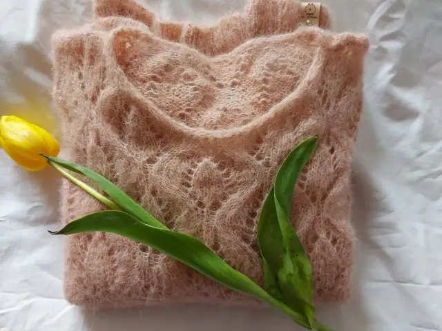 Jak zrobić sweter na drutach? Prosty przewodnik krok po kroku