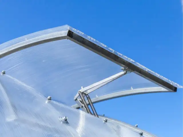 Poliwęglan: Właściwości, Zastosowania i Wybór - Kompletny Przewodnik