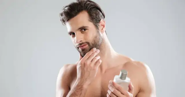 Golenie twardego zarostu: 5 błędów, które niszczą skórę. Jak golić?