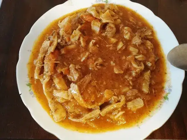 Jak ugotować flaczki wieprzowe - prosty przepis na smaczną zupę