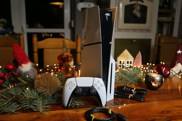 PS5 Slim vs. standardowa PS5: Chłodzenie wyniki zaskakują!