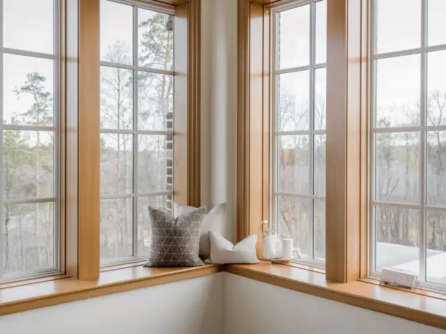 Parapety zewnętrzne złoty dąb: elegancja i trwałość w jednym