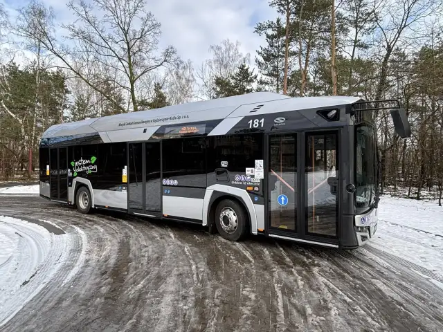 Nowy autobus elektryczny MZK Kędzierzyn-Koźle, linia 181, gotowy do jazdy. Sprawdź rozkład jazdy mzk kędzierzyn koźle!