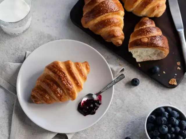 Jak zrobić idealne croissanty – historia, przepisy i sekrety pieczenia