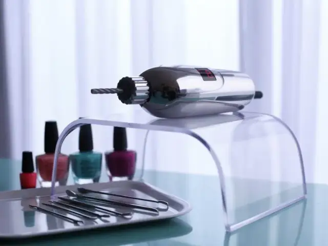 Frezarka do paznokci do domu: Jaki model wybrać? Poradnik